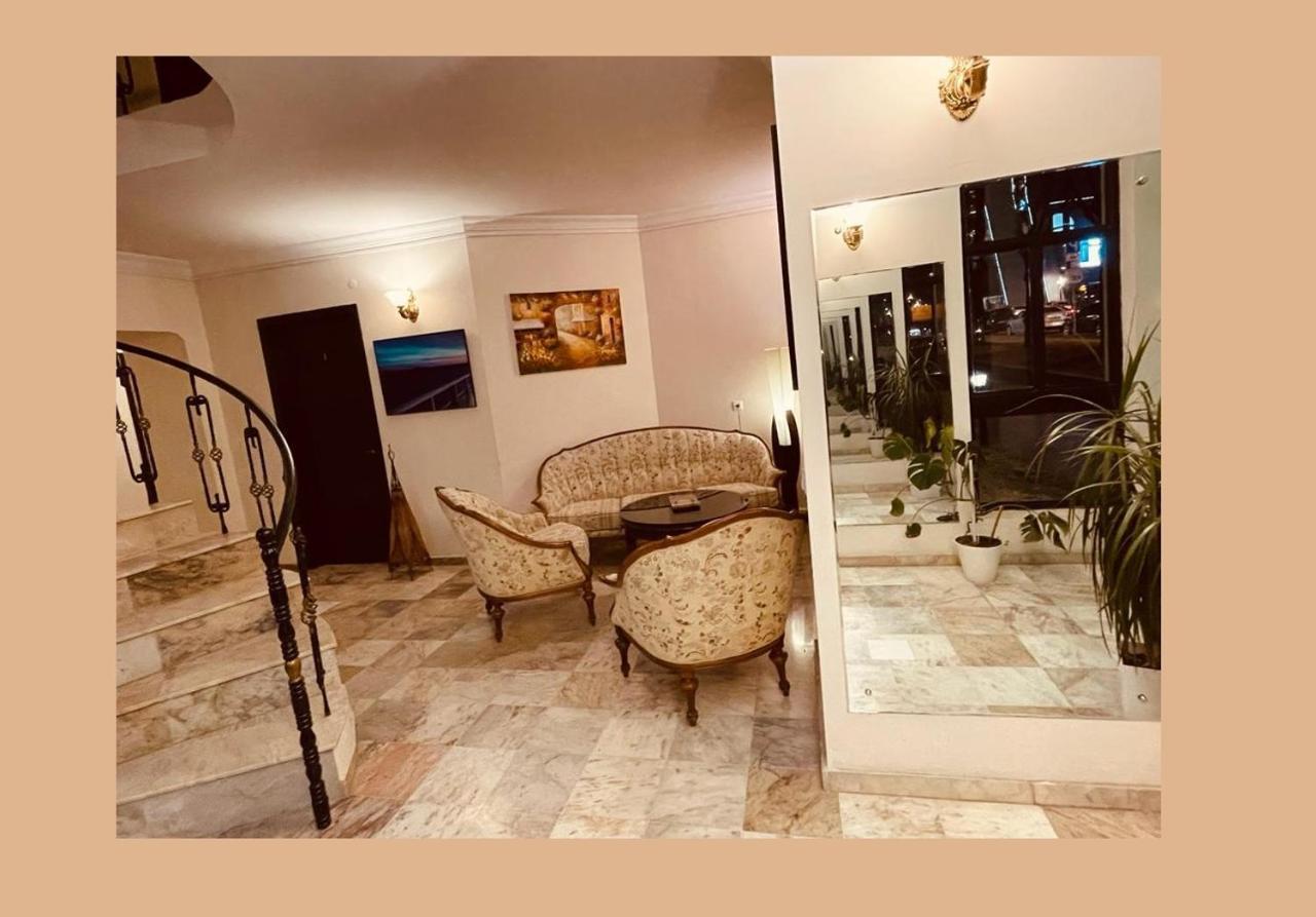 Hotel Grand Tbilisi Esterno foto