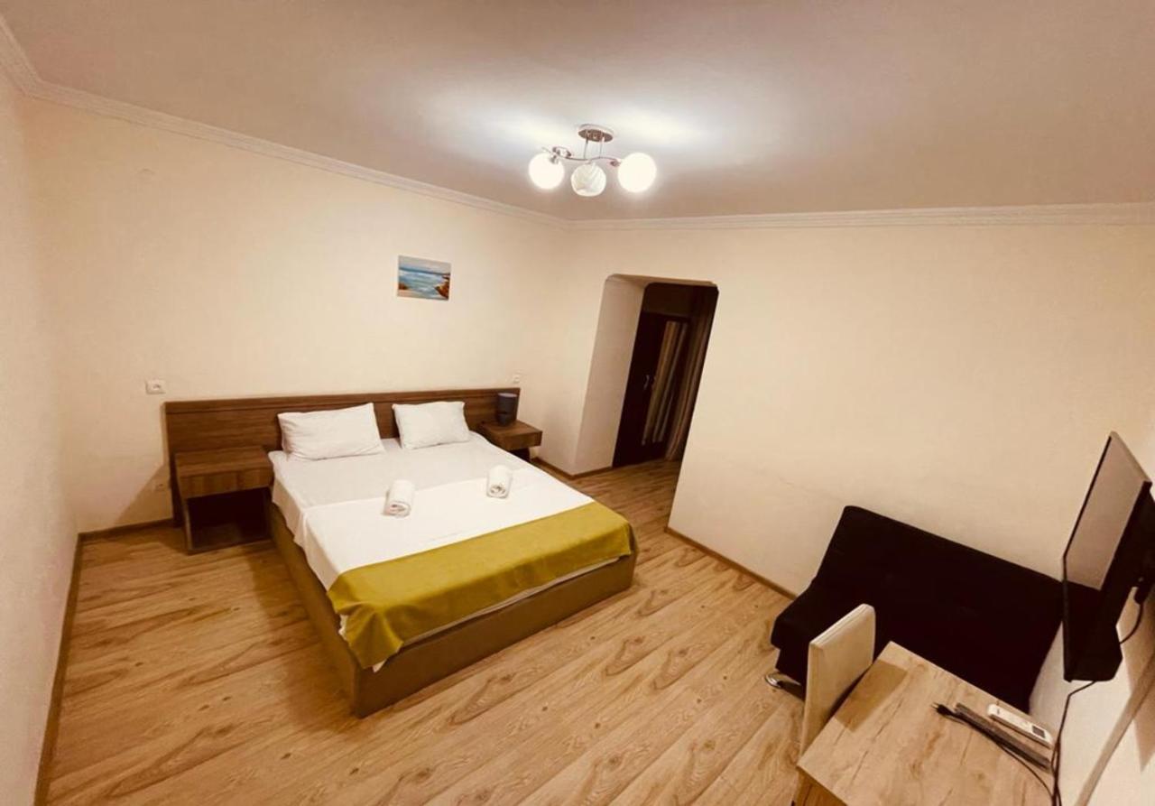 Hotel Grand Tbilisi Esterno foto