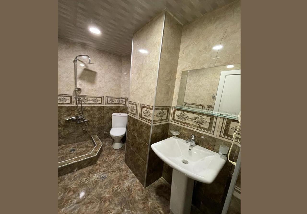 Hotel Grand Tbilisi Esterno foto