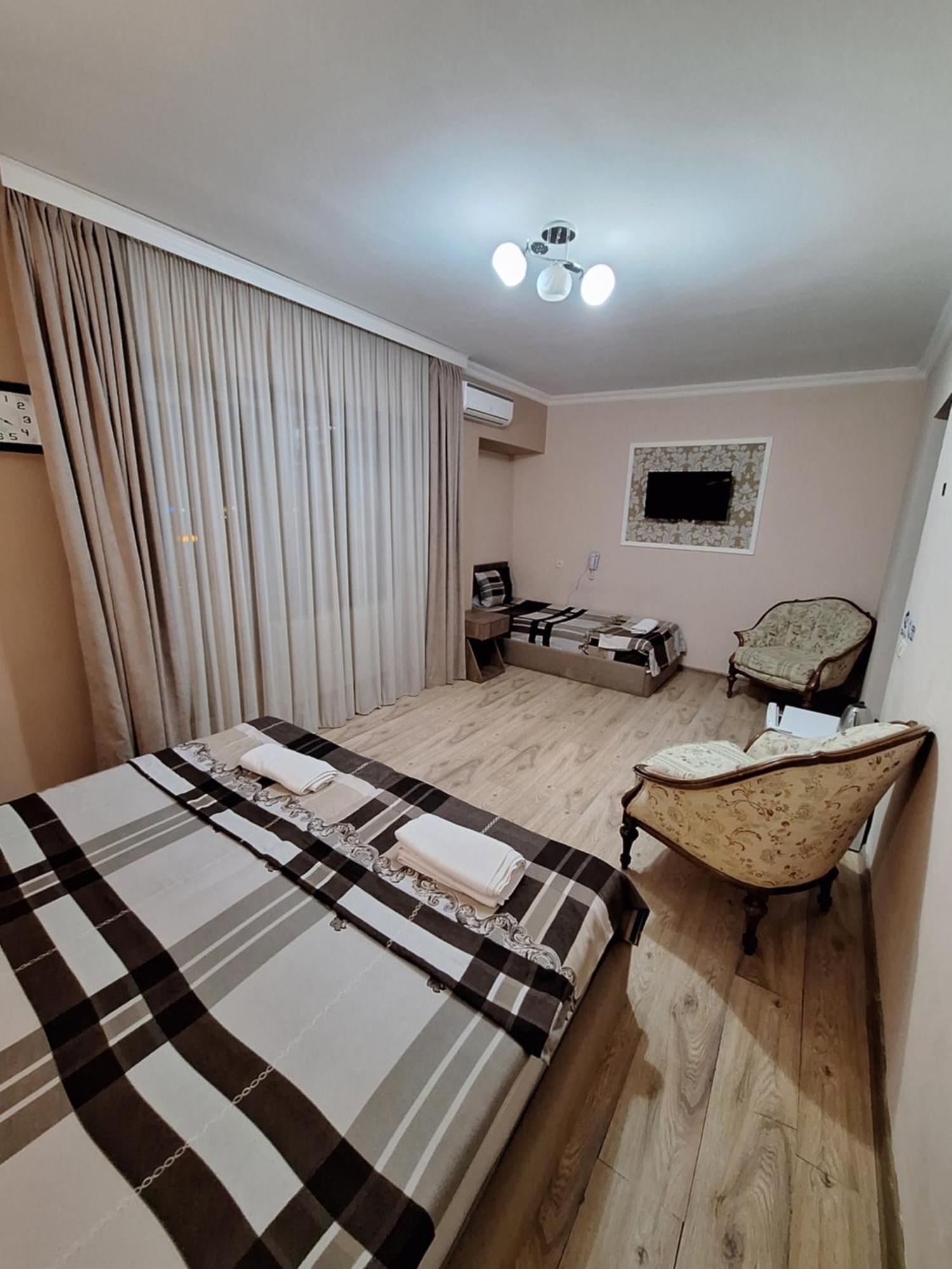 Hotel Grand Tbilisi Esterno foto