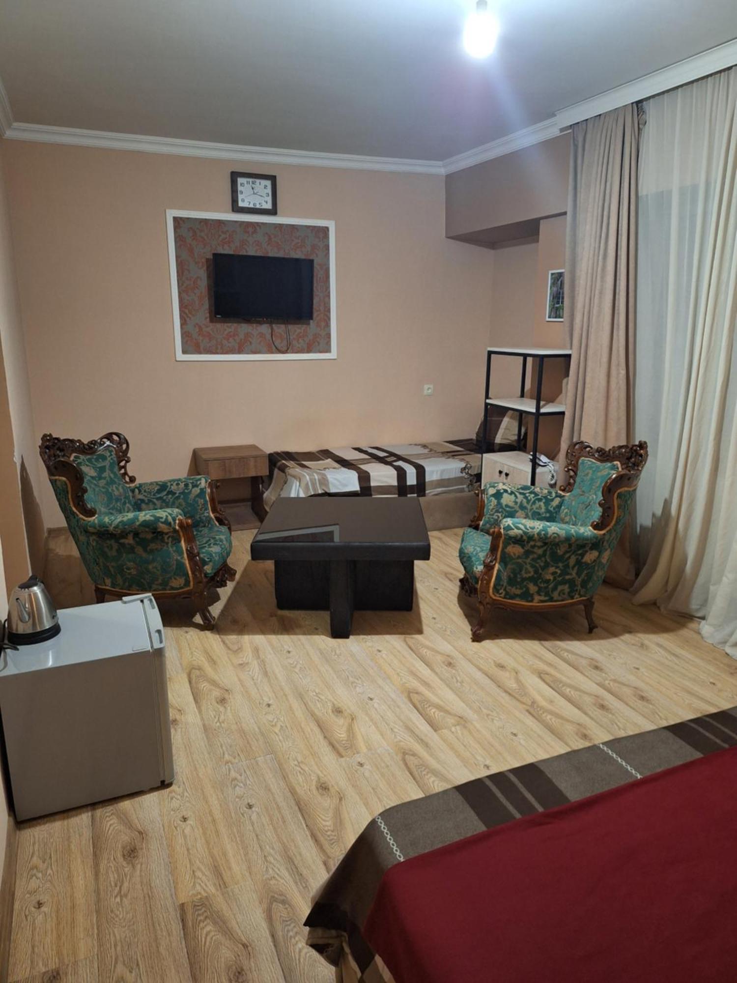 Hotel Grand Tbilisi Esterno foto