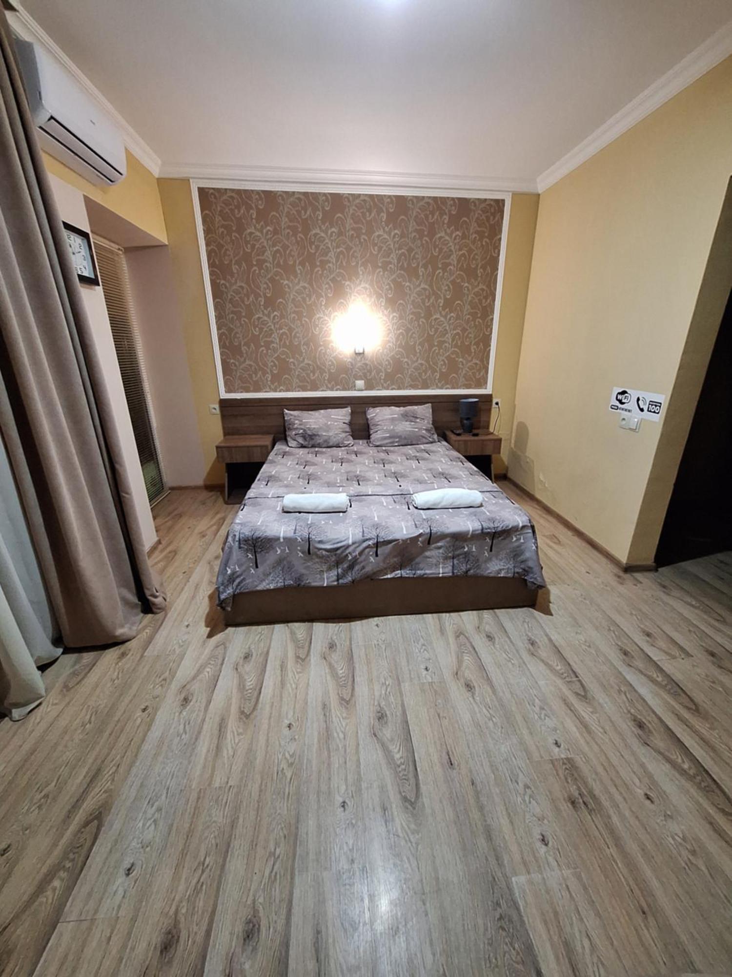 Hotel Grand Tbilisi Esterno foto
