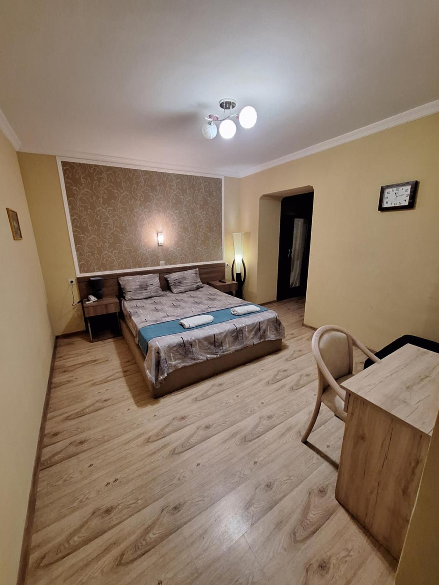 Hotel Grand Tbilisi Esterno foto
