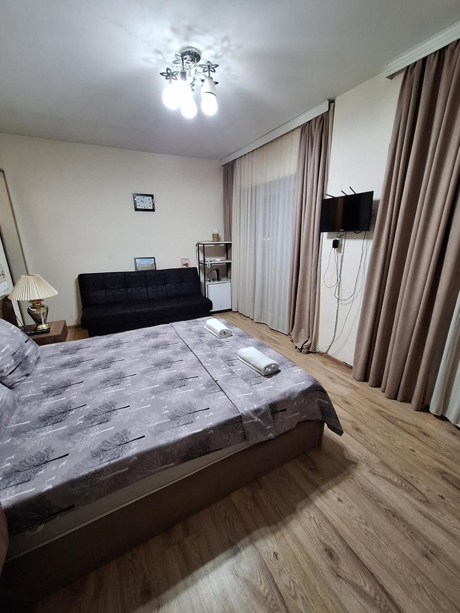 Hotel Grand Tbilisi Esterno foto