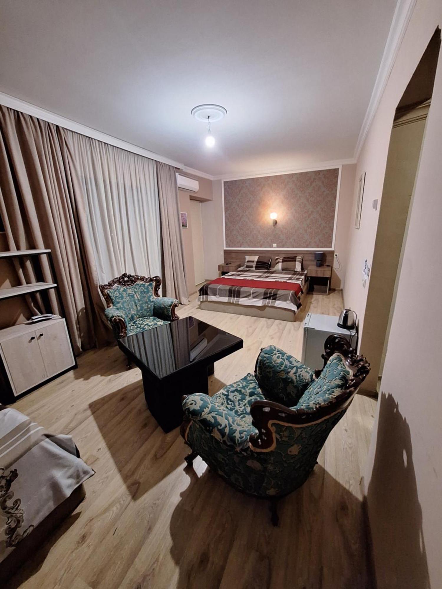 Hotel Grand Tbilisi Esterno foto