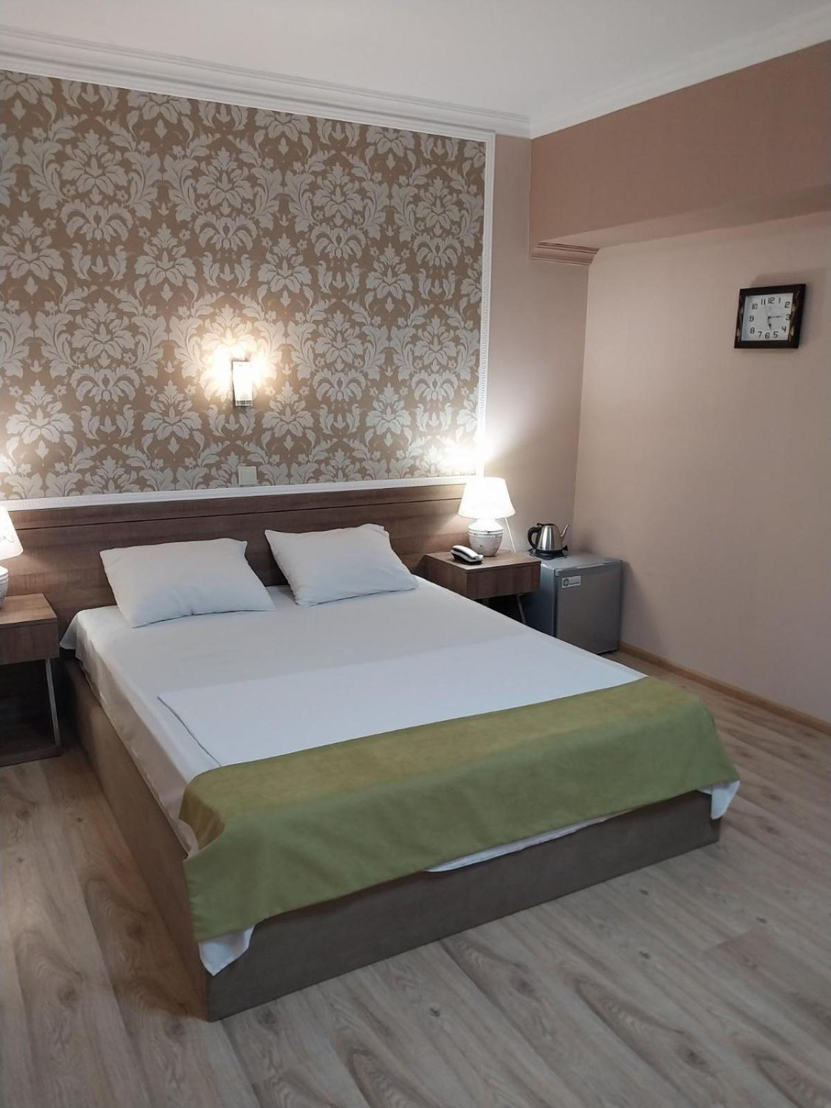Hotel Grand Tbilisi Esterno foto